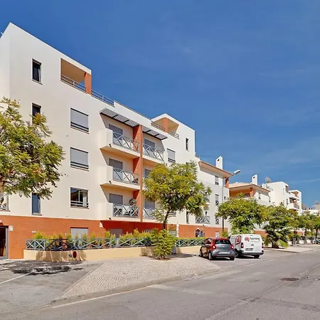 Apartment Modern 1 With Pool By Homing *