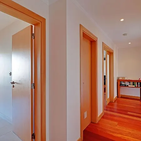 Modern 1 With Pool By Homing Apartment