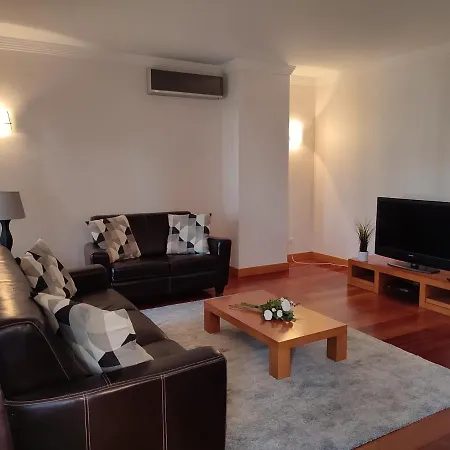 Modern With Pool By Homing Apartamento *