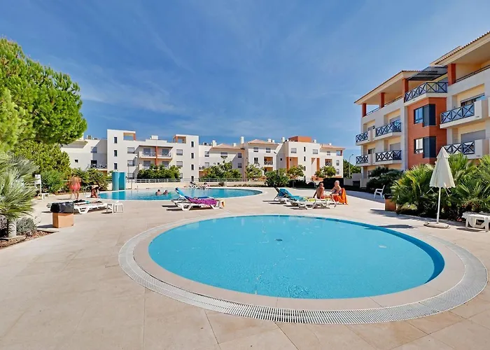 Modern 1 With Pool By Homing