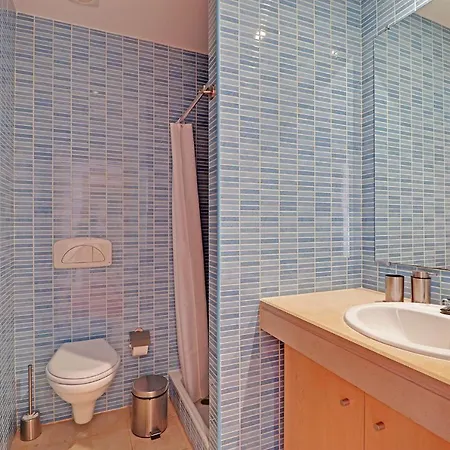 Modern With Pool By Homing Apartment